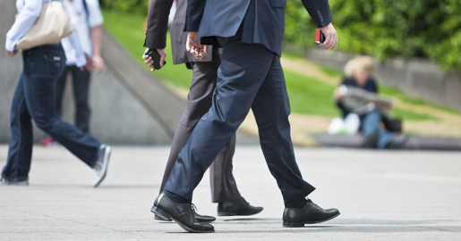 步行消疲勞  久坐損健康 步行消疲勞  久坐損健康